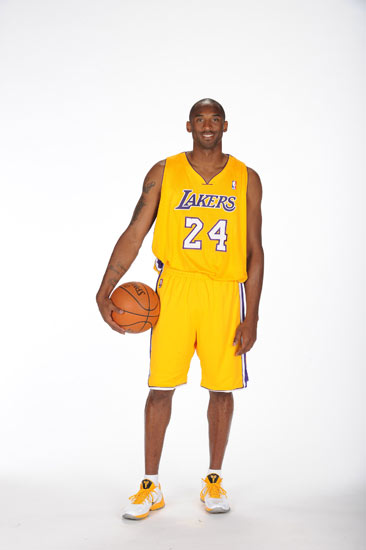 裤袜：C罗和姆巴佩的不同？C罗求胜欲更强；我可能38或39岁退役（裤袜谈C罗与姆巴佩差异：C罗胜欲更盛，自己或在38至39岁挂靴）