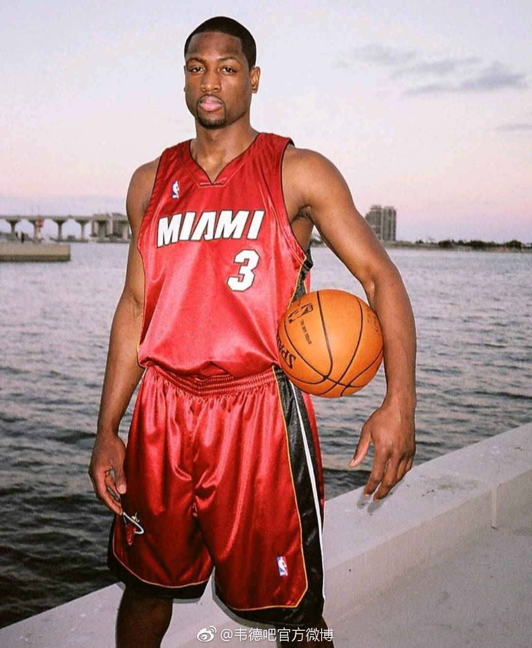 罗马诺：伯恩茅斯与国米争夺热那亚中卫德温特（罗马诺：国米与伯恩茅斯竞逐热那亚中卫德温特）