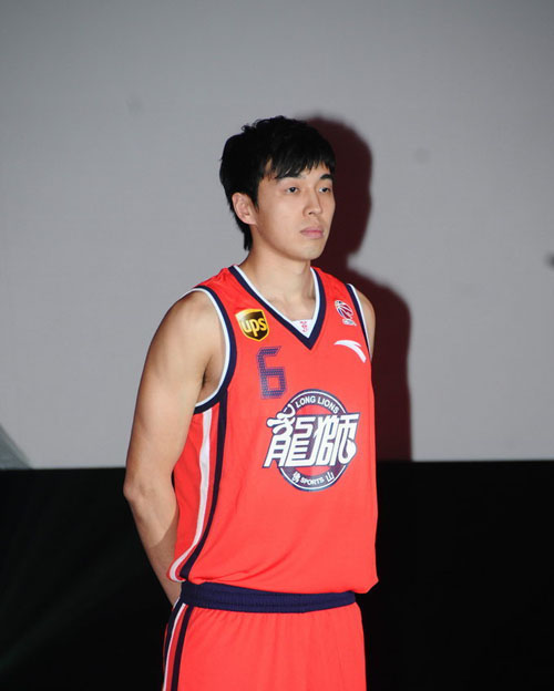 邮报：现阶段看红军冬窗不太可能引援，有一些传闻但没有进展（邮报：红军冬窗引援希望渺茫，传闻不断却无实质进展）