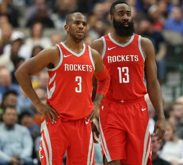 人盯人战术，一段萨利巴紧逼凯恩的短视频走红网络（萨利巴全程盯防凯恩：短视频引爆全网）