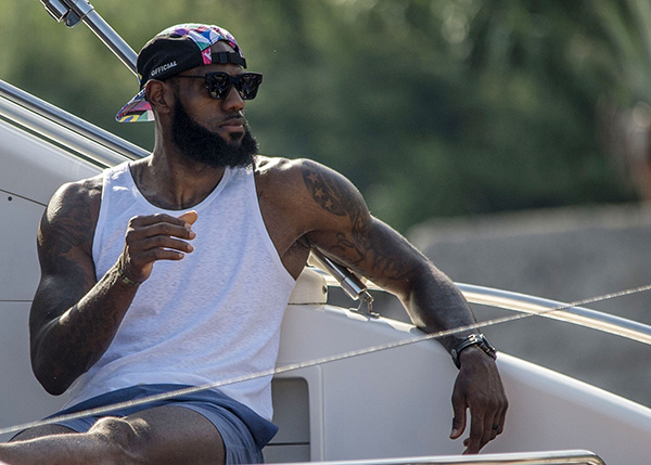 球员刚伤愈，图片报：科瓦奇会谨慎安排埃姆雷-詹的上场时间（图片报：埃姆雷-詹伤愈复出，科瓦奇将谨慎安排其出场时间）