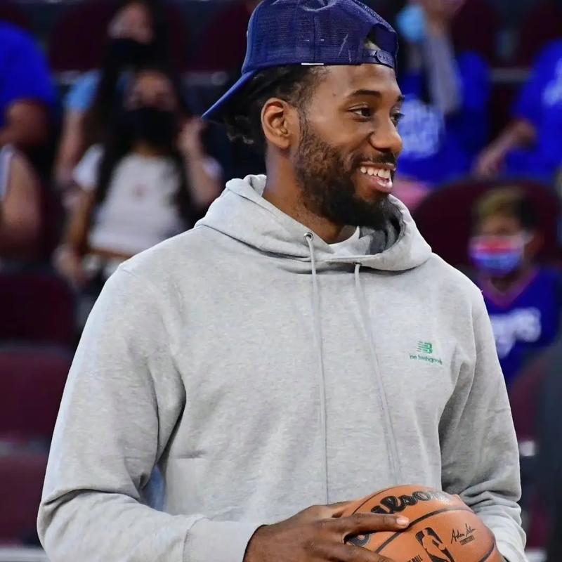 澳超官方：中央海岸水手vs悉尼FC因雷电天气推迟1个小时开球（澳超通告：受雷电影响，中央海岸水手对悉尼FC开球时间延后1小时）