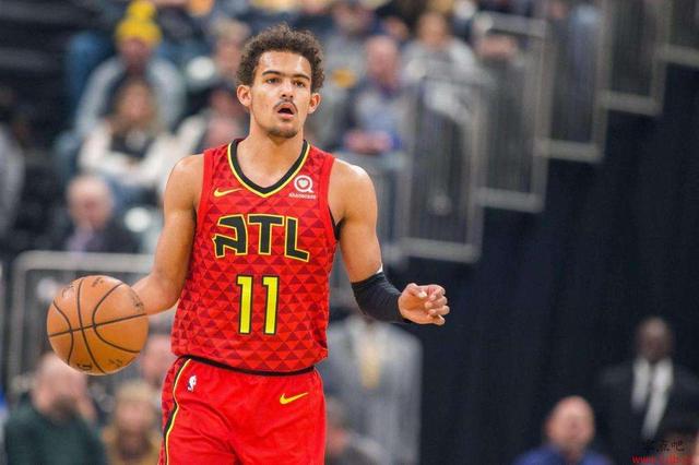 为何亲斯内德？穆帅：斯内德给了我三冠王，那是最棒的一年（穆帅回应亲斯内德：他助我成就三冠，那是我最好的一个赛季）