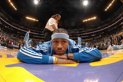 马卡：吕迪格在复出后感觉良好，阿隆索对他回归感到非常高兴（马卡：吕迪格复出状态不错，阿隆索为他的回归欣喜不已）